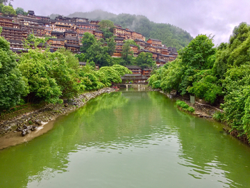 苗寨河流