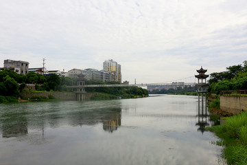 沿河小镇