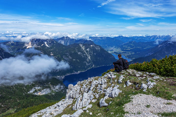 奥地利阿尔卑斯山鸟瞰湖区