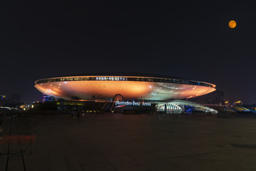 梅赛德斯奔驰文化中心血月夜景