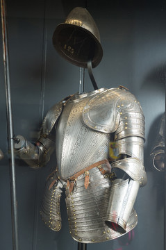 穆登城堡欧式盔甲