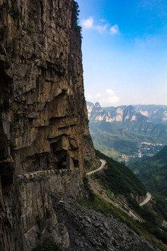 山西锡崖沟挂壁公路