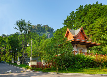 大山中的中式别墅