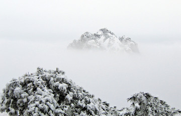 极简风雪峰摄影