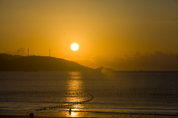 大海日出