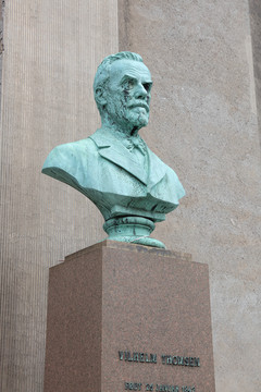 丹麦语言学家威廉汤姆逊雕像