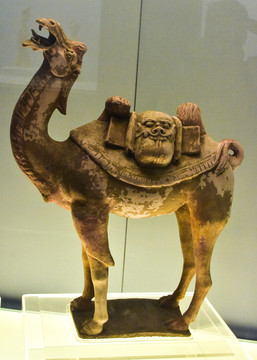 唐三彩陶骆驼