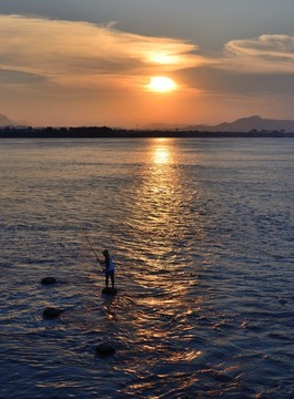 江景早晚霞