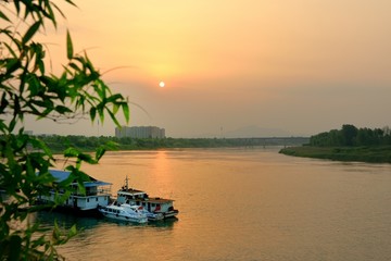 江景早晚霞