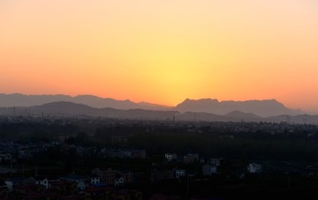 早晚霞城市建筑