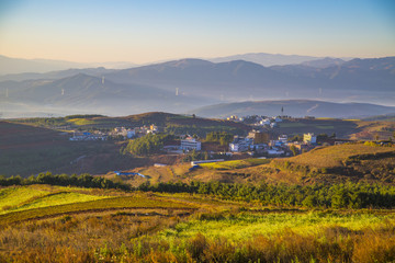 东川红土地日出