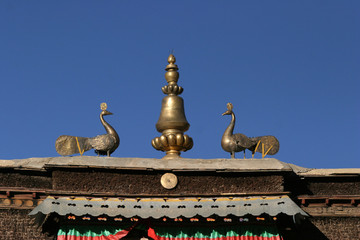 藏族寺庙的屋顶