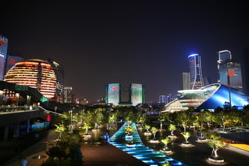 钱江新城夜景日月同辉