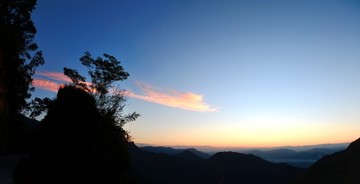 夕阳山色