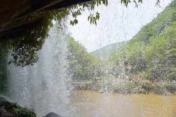 赤水四洞沟水帘洞瀑布丰水期水帘