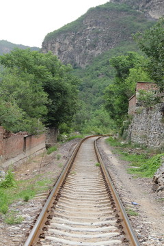 山区铁轨道路