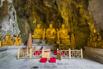 安顺龙宫风景区