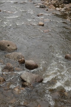 河流