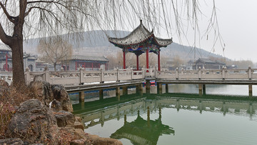 中式水景凉亭