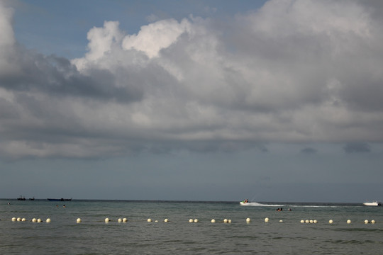 大海海面船