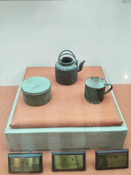 针盒  口盅  茶壶