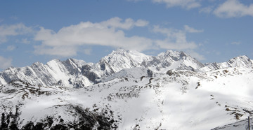 松潘雪山梁