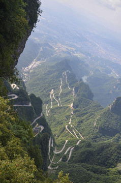 天门山盘山公路