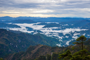 秦岭主峰太白山