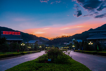 滇西科技师范学院