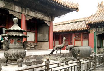 故宫香炉青铜雕塑