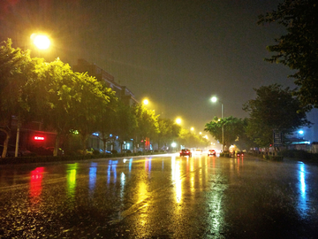 暴雨之夜