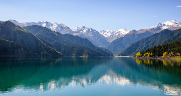 新疆天山天池全景