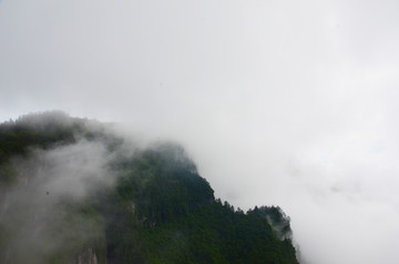 峨眉山山峰