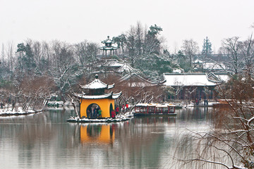 瘦西湖钓鱼台雪景