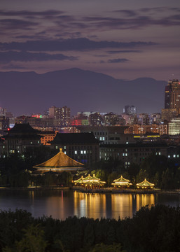 北京北海公园五龙亭夜景