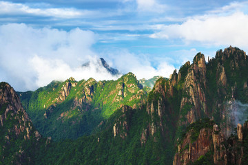 意境水墨山水画