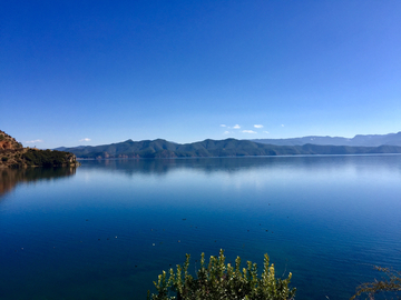 平静泸沽湖