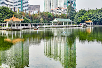 荔湾湖公园风雨廊桥