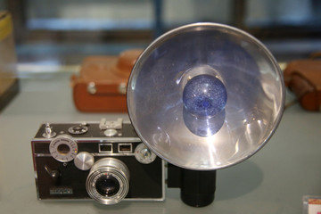 美国30年代带闪光灯相机