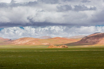西藏阿里蓝天白云高山原野自然风