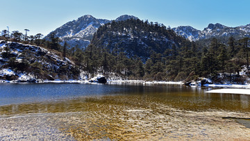 螺髻山仙草湖风光