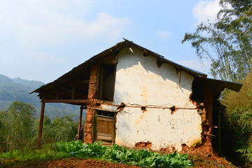 贵州贫困山区土墙老房子