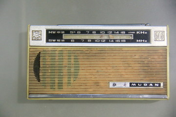 70年代牡丹晶体管收音机