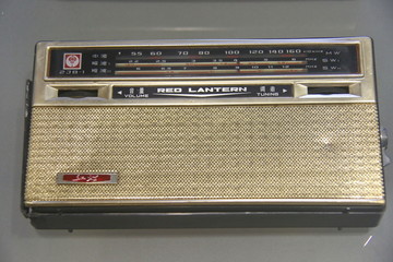 70年代红灯牌晶体管收音机