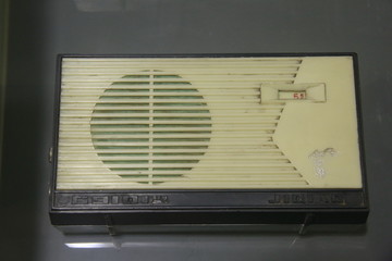 70年代金桥晶体管收音机