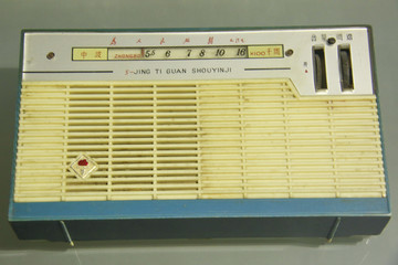 70年代火炬晶体管收音机