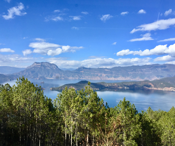 泸沽湖山水