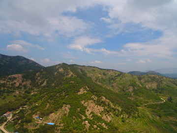 航拍北方山区农村田园风光