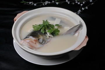淮山豆腐煲魚頭