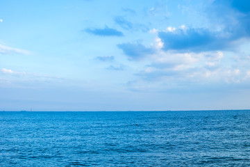 夕阳下的海岸线